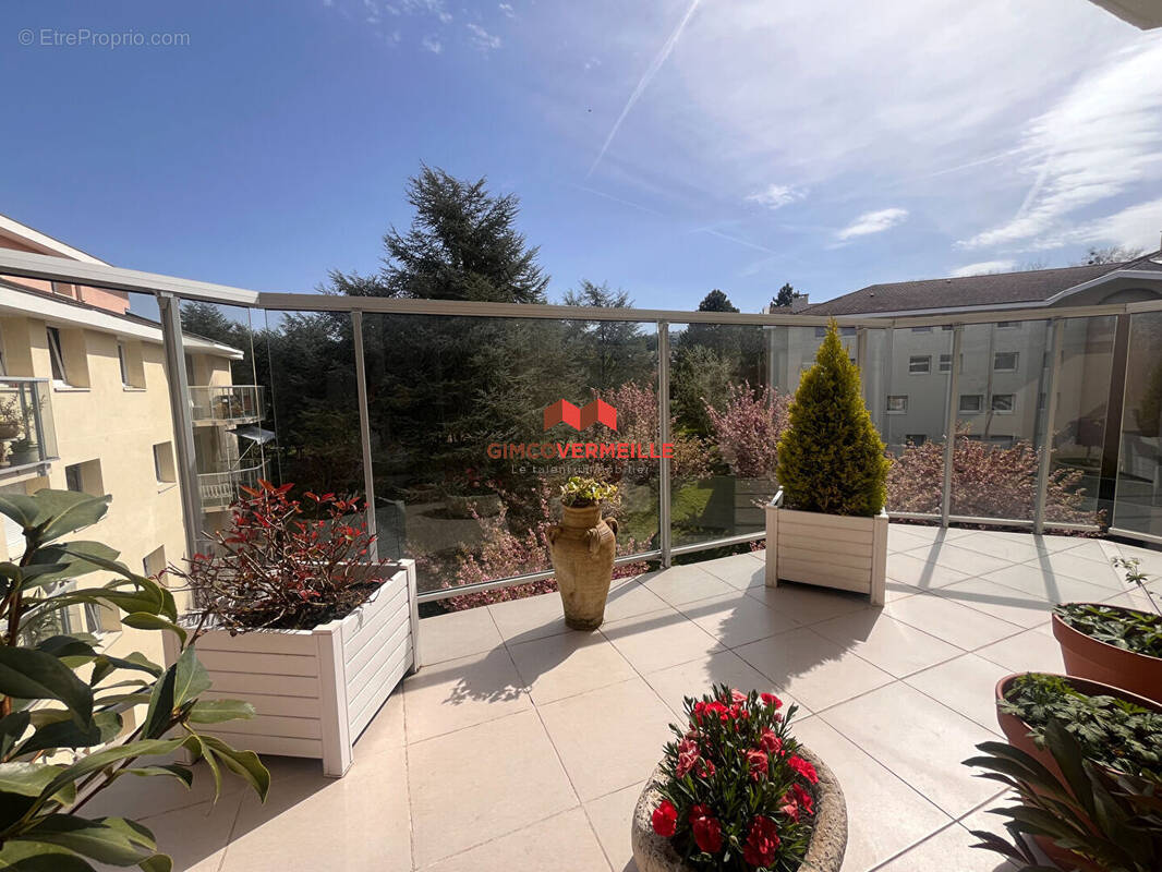 Appartement à LA CELLE-SAINT-CLOUD