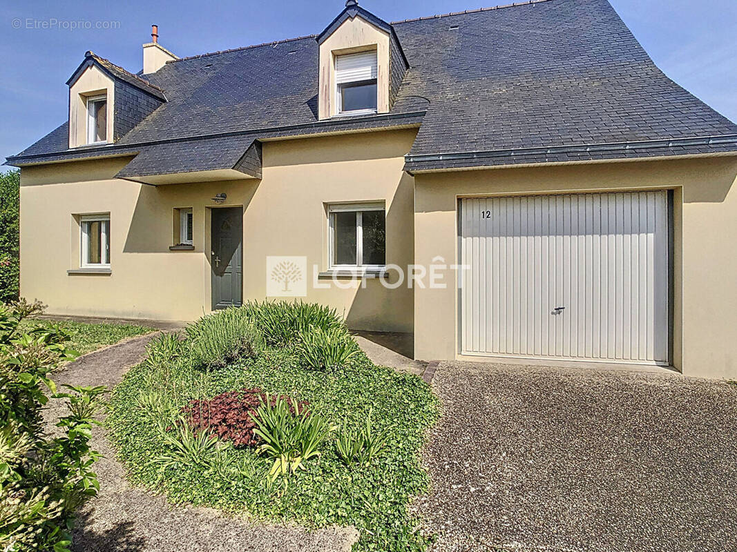 Maison à MAURE-DE-BRETAGNE