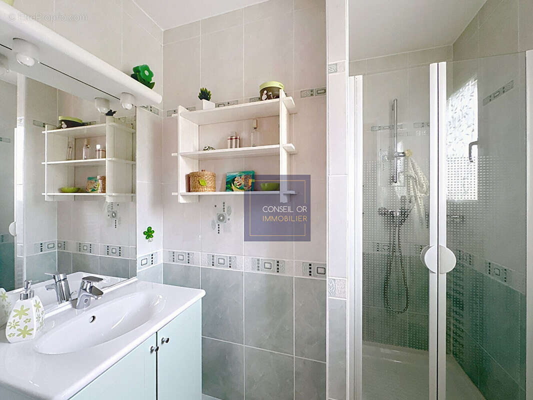 Maison à SAINTE-FOY-LES-LYON