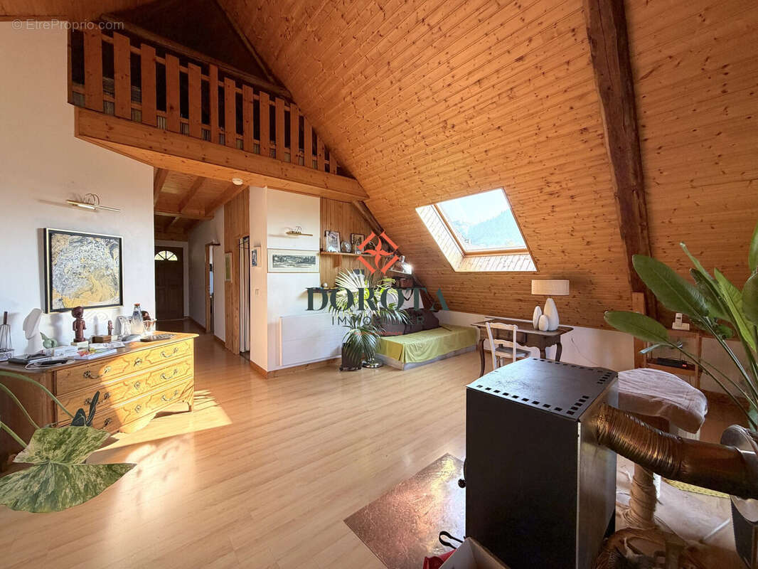 Maison 163 m² à La Combe-De-Lancey  - photo 6