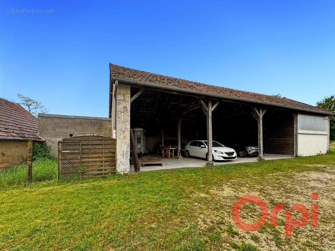 Maison et maison d’amis sur plus de 12 hectares avec étang et cours d’eau – cadre naturel exceptionnel et calme absolu - photo 16