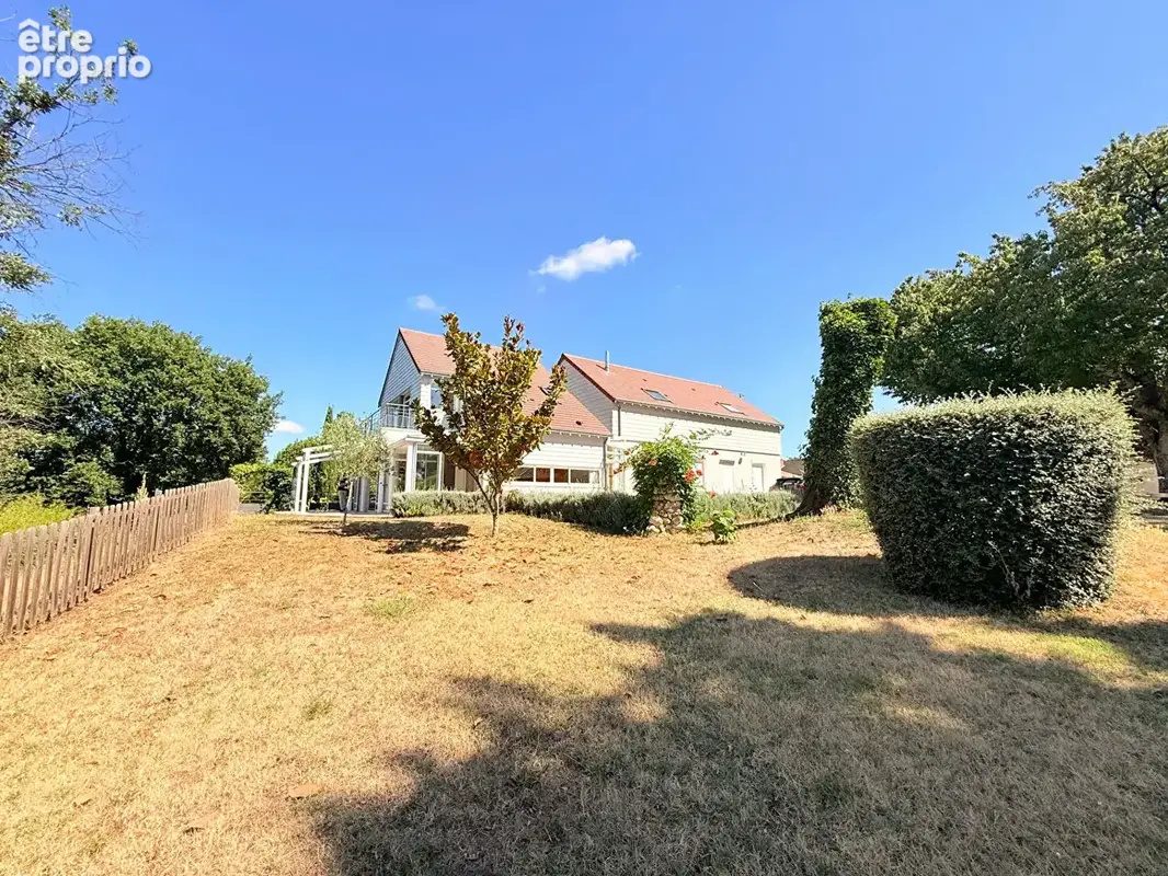 Maison 7 pièces 282 m² à vendre à Montmorillon (86500) - photo 3