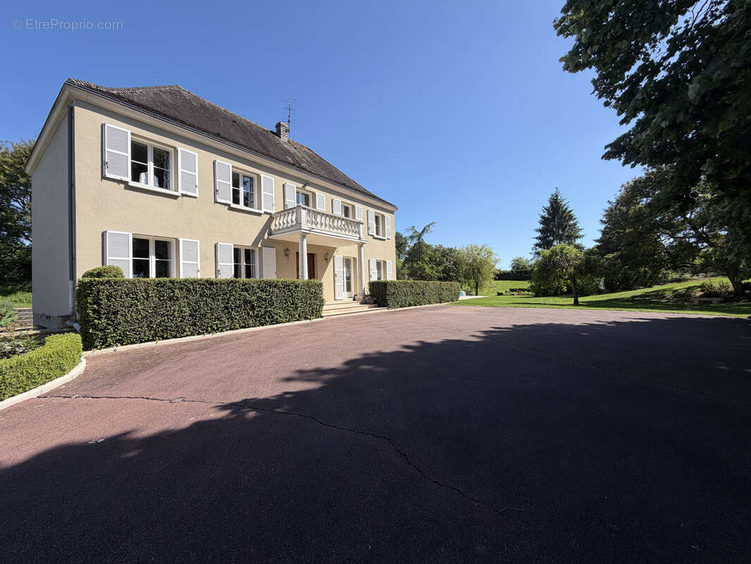 Maison à COURTENOT