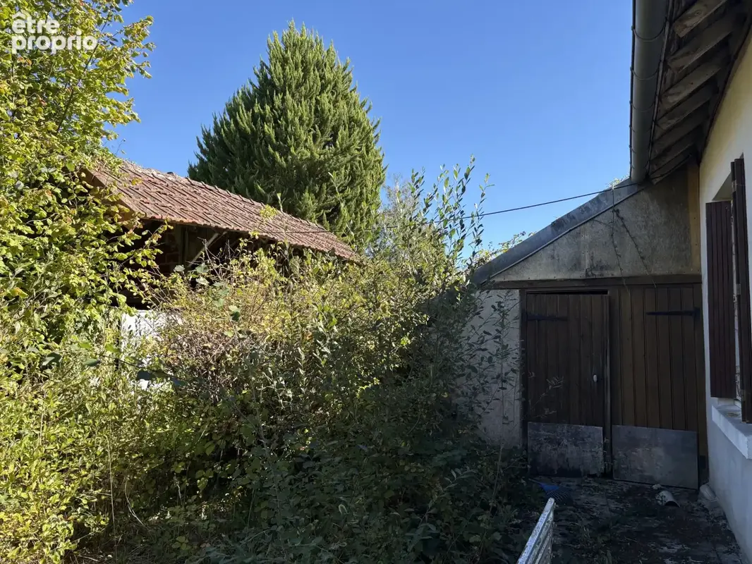 Coussac Bonneval une petite fermette à rénover, terrain et proche des commerces - photo 21