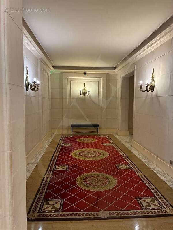 Appartement à PARIS-8E