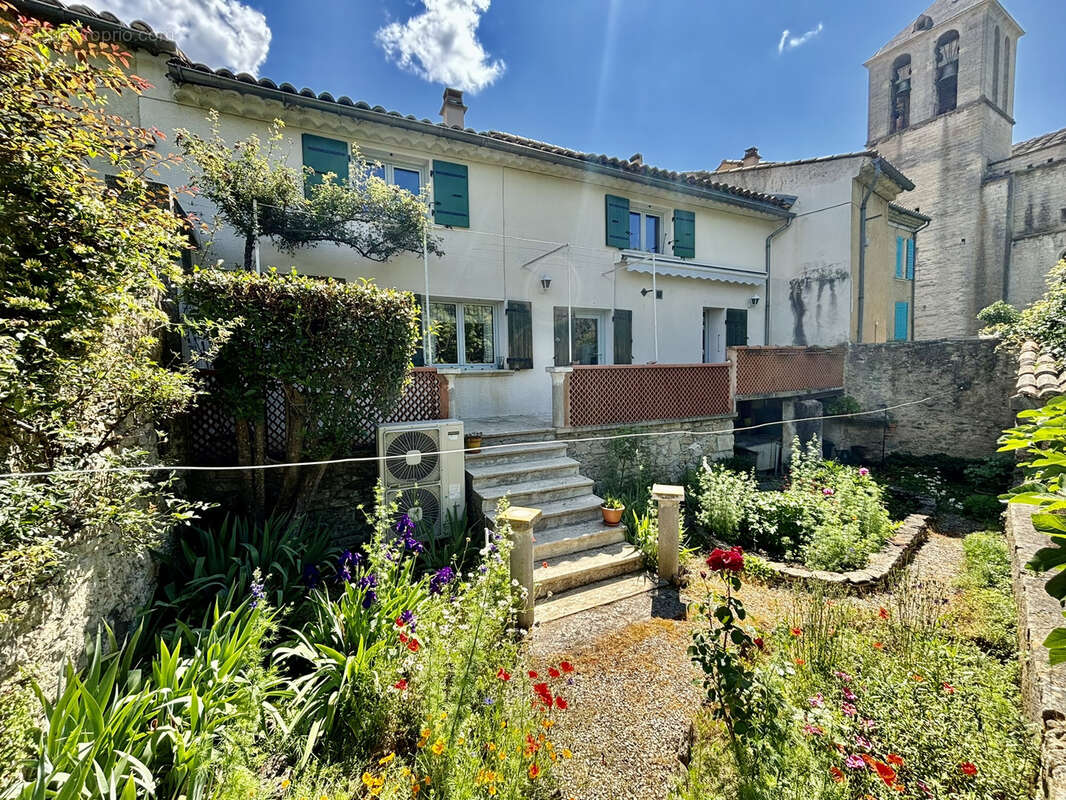 Maison à MALAUCENE