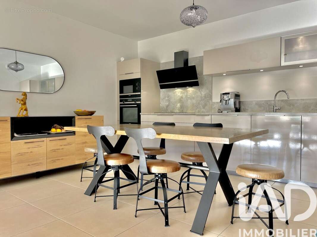 Appartement 70 m² à Saint-Raphael  - photo 2