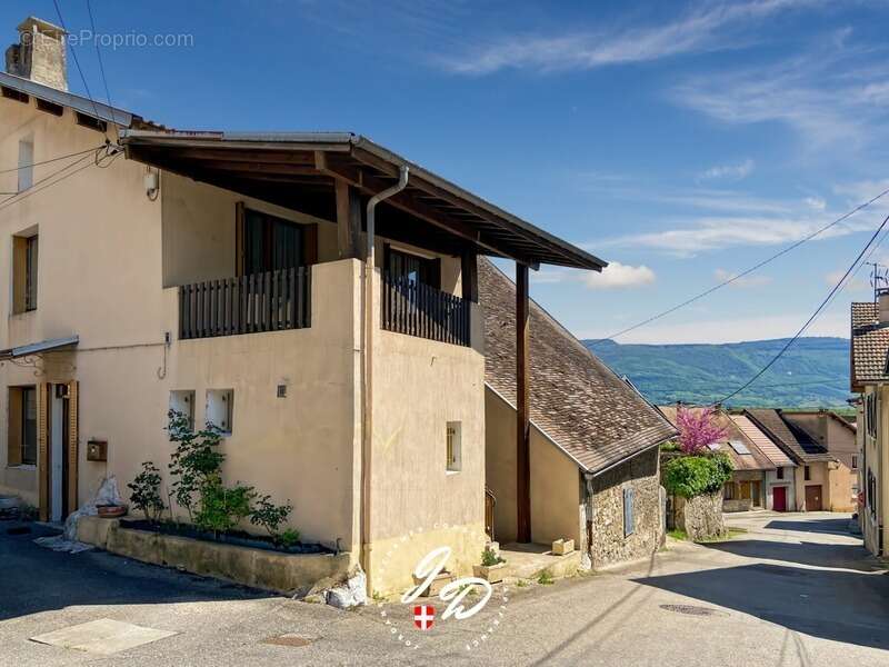 Maison à CULOZ