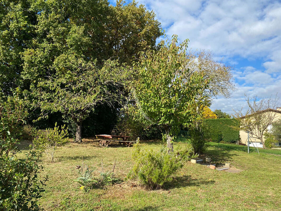 Maison à LAPEYROUSE-FOSSAT