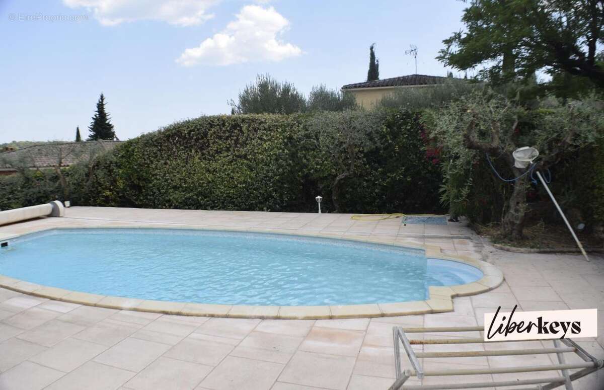 Maison à COTIGNAC
