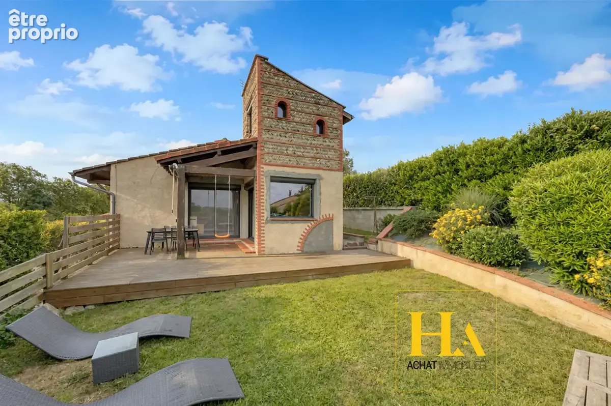 Maison de caractère de 118 m² avec pigeonnier, vue dégagée, SPA et panneaux solaires - photo 10