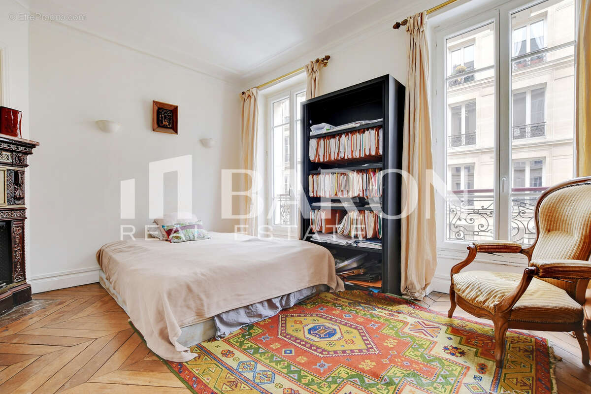 Appartement à PARIS-9E