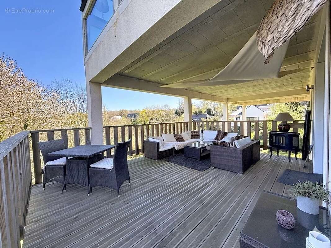 Vaste maison contemporaine dans un cadre verdoyant - photo 4