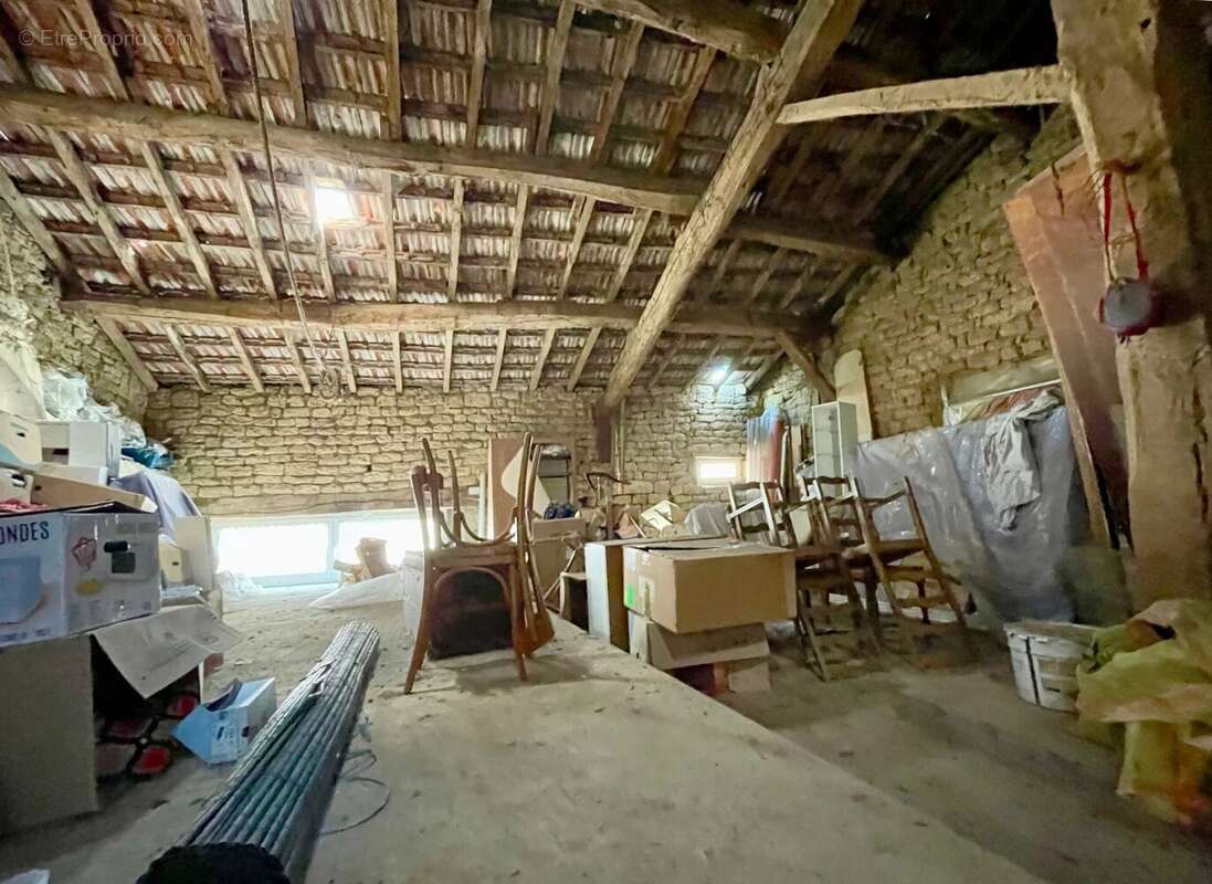 Maison à FRESNOIS-LA-MONTAGNE