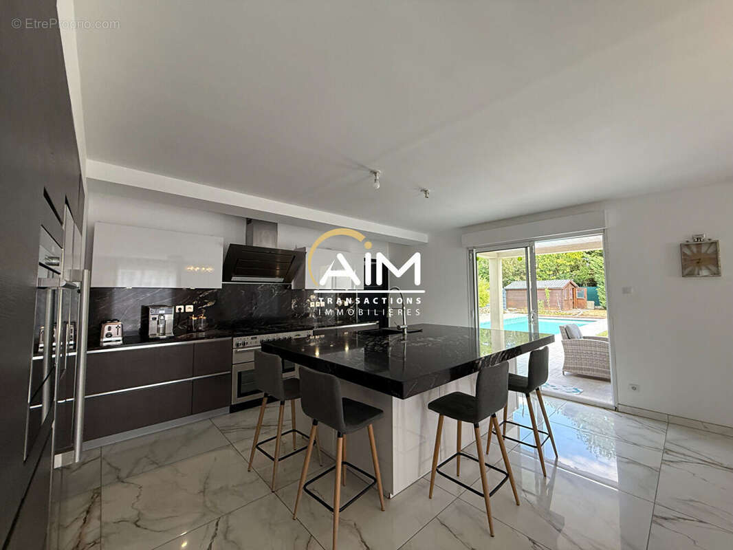 Maison Saint Cyr Sur Loire 9 pièce(s) 225 m2 - photo 10