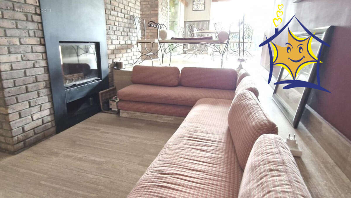 Maison 275 m² à Viry-Chatillon  - photo 6