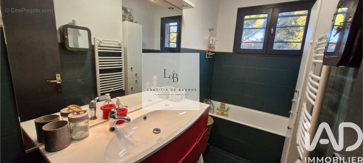 Photo 8 - Maison à VILLEVIEILLE