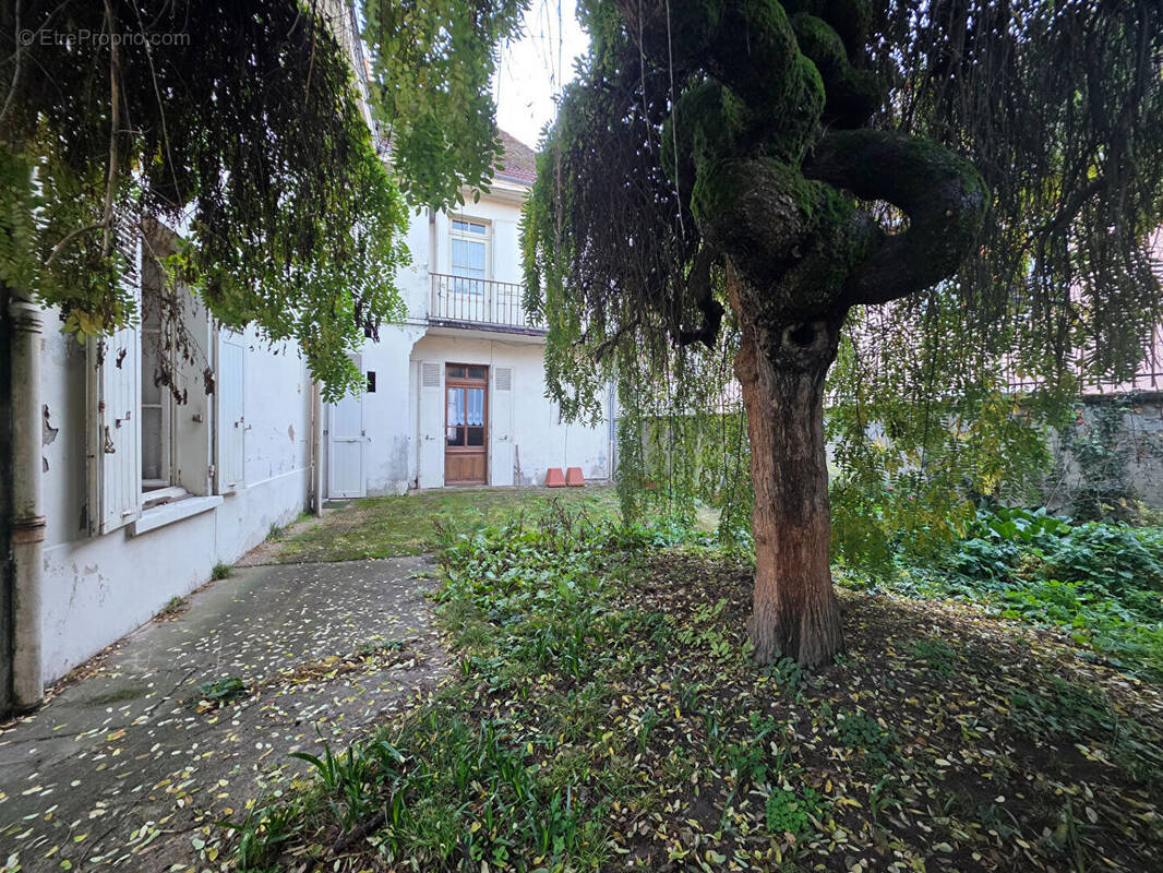 Maison à SAINT-GENIX-SUR-GUIERS