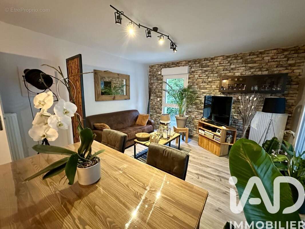 Photo 2 - Appartement à DEVILLE-LES-ROUEN