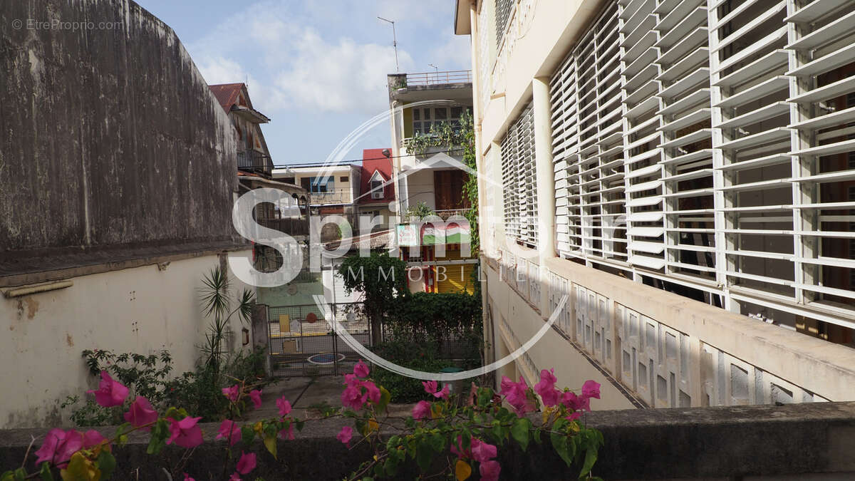 Appartement à POINTE-A-PITRE