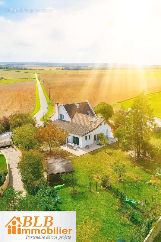 Maison à VILLIERS-SAINT-FREDERIC