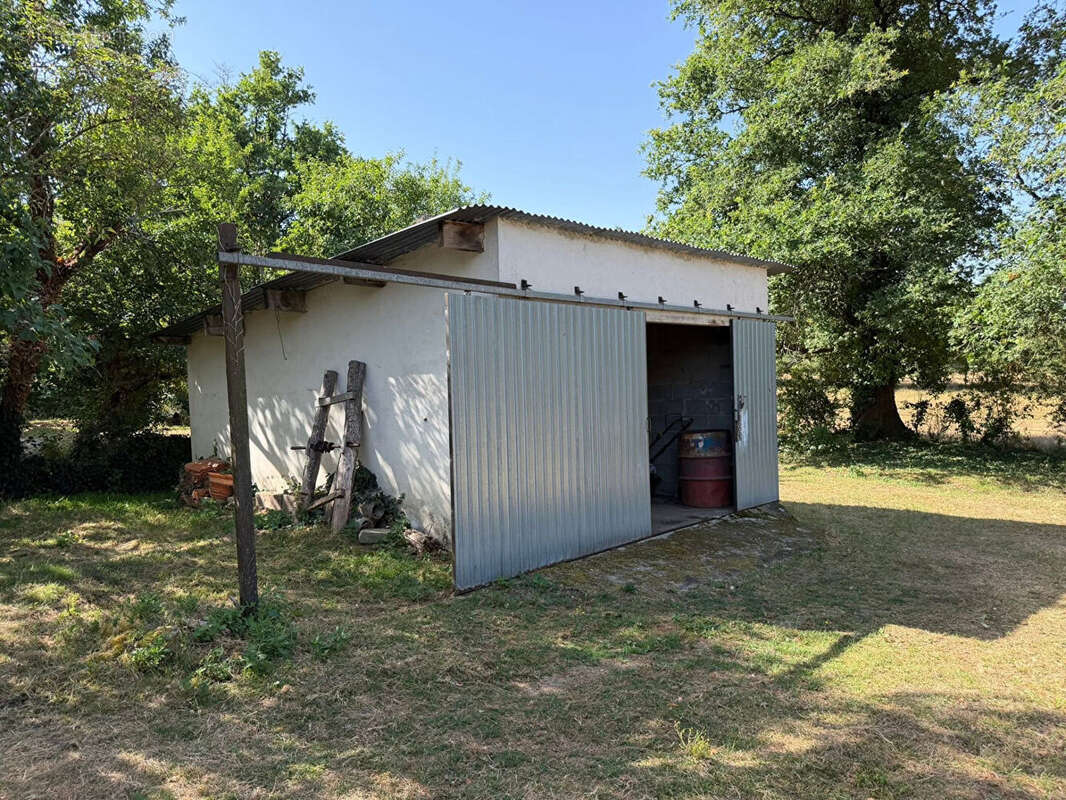 HAUTE VIENNE - Ancienne ferme avec 6 hectares de terrain - photo 15