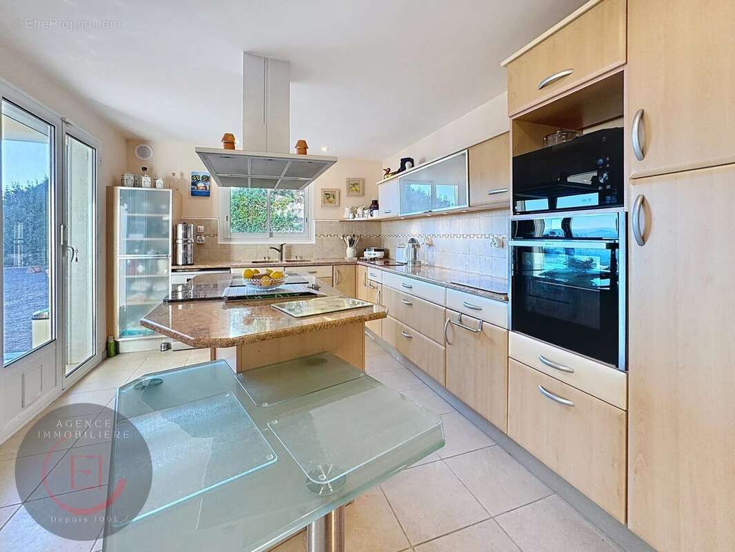 Maison à LES ADRETS-DE-L'ESTEREL