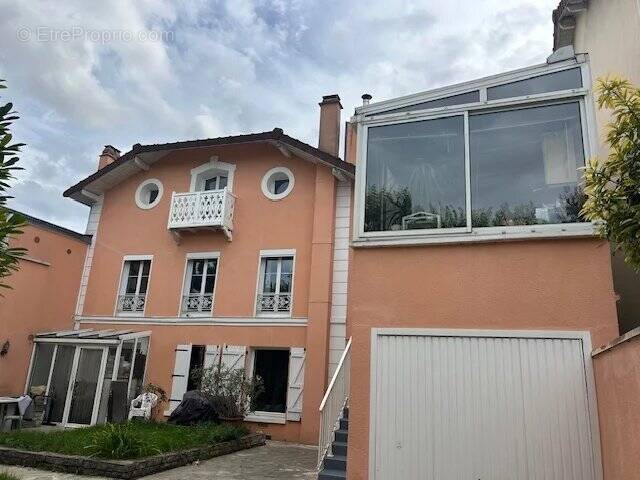 Appartement à LE PERREUX-SUR-MARNE