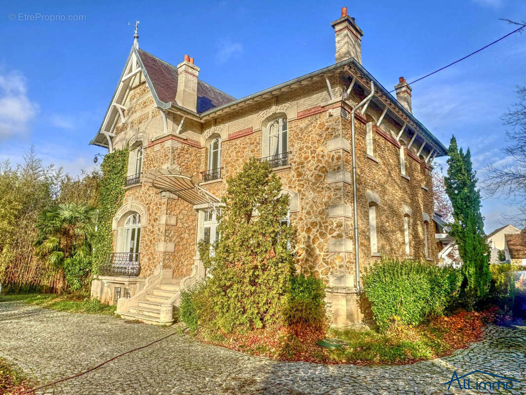 Maison à VILLECRESNES