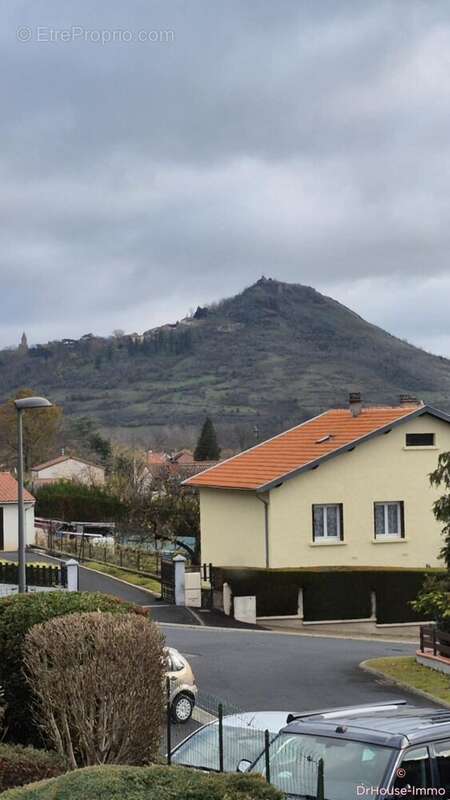 Maison à LE BREUIL-SUR-COUZE