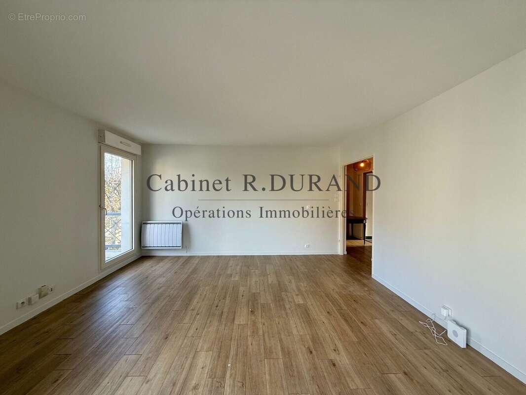 Appartement à LA GARENNE-COLOMBES