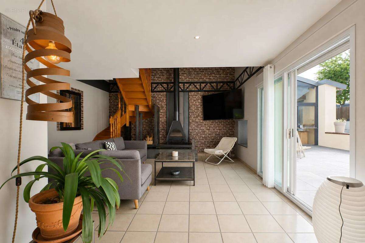 Maison de 7 pièces de 245 m² située à Ochey - photo 11