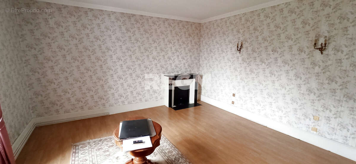 Maison à AVORD