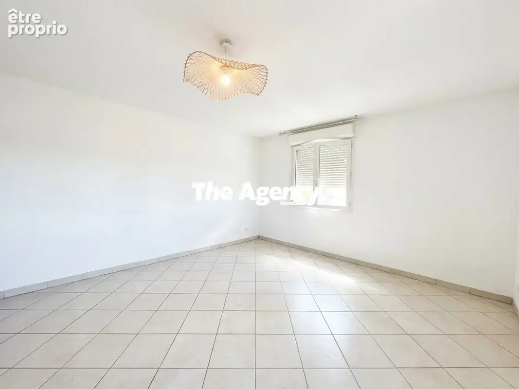 Appartement 3 pièces 65 m² à vendre à Marseille-10e (13010) - photo 2