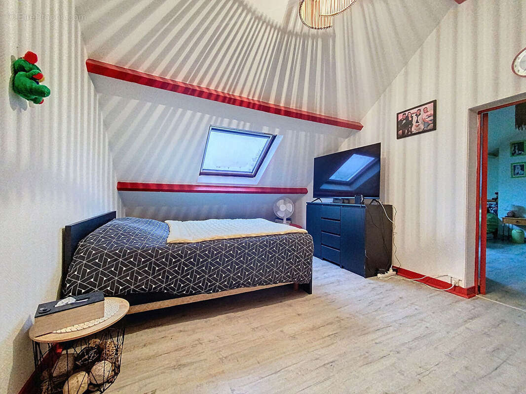 Maison à SAINT-ETIENNE-DE-CHIGNY