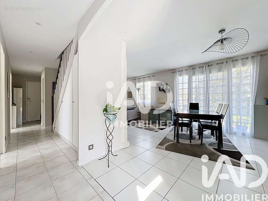 Photo 6 - Maison à FONTENAY-TRESIGNY