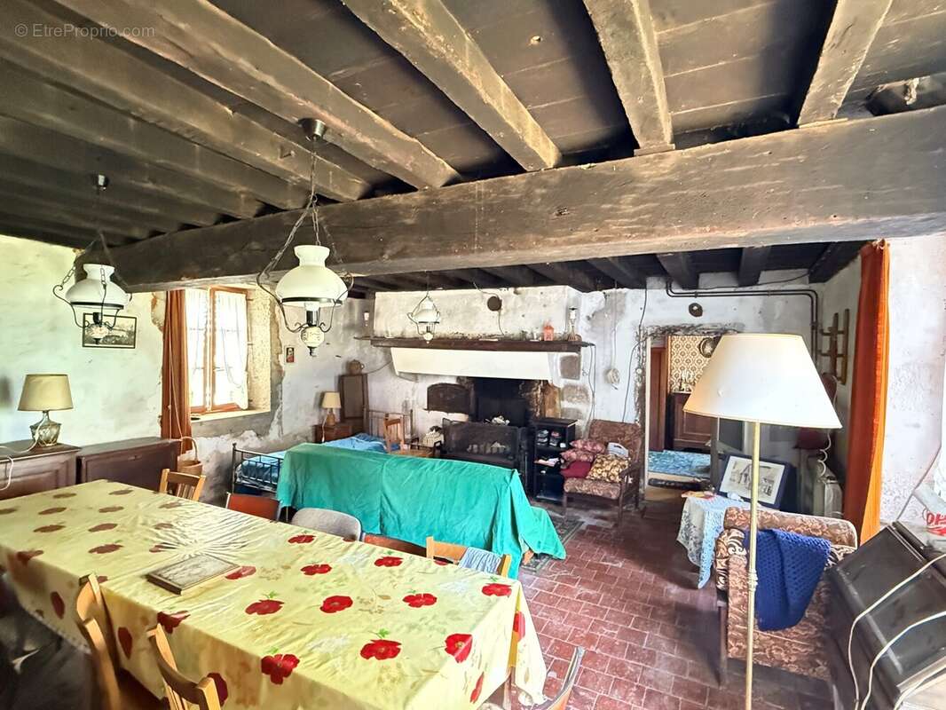 Maison à CROZON-SUR-VAUVRE