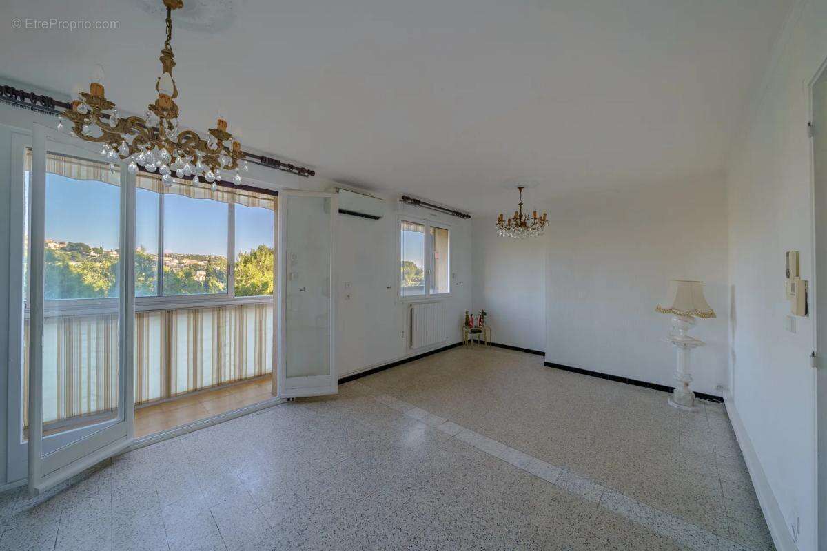 Appartement à MARSEILLE-15E