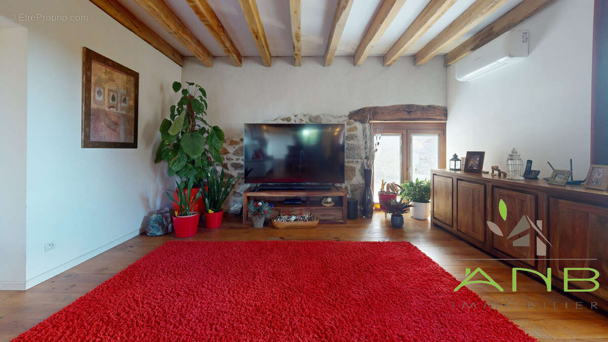 Maison à BUSSEROLLES