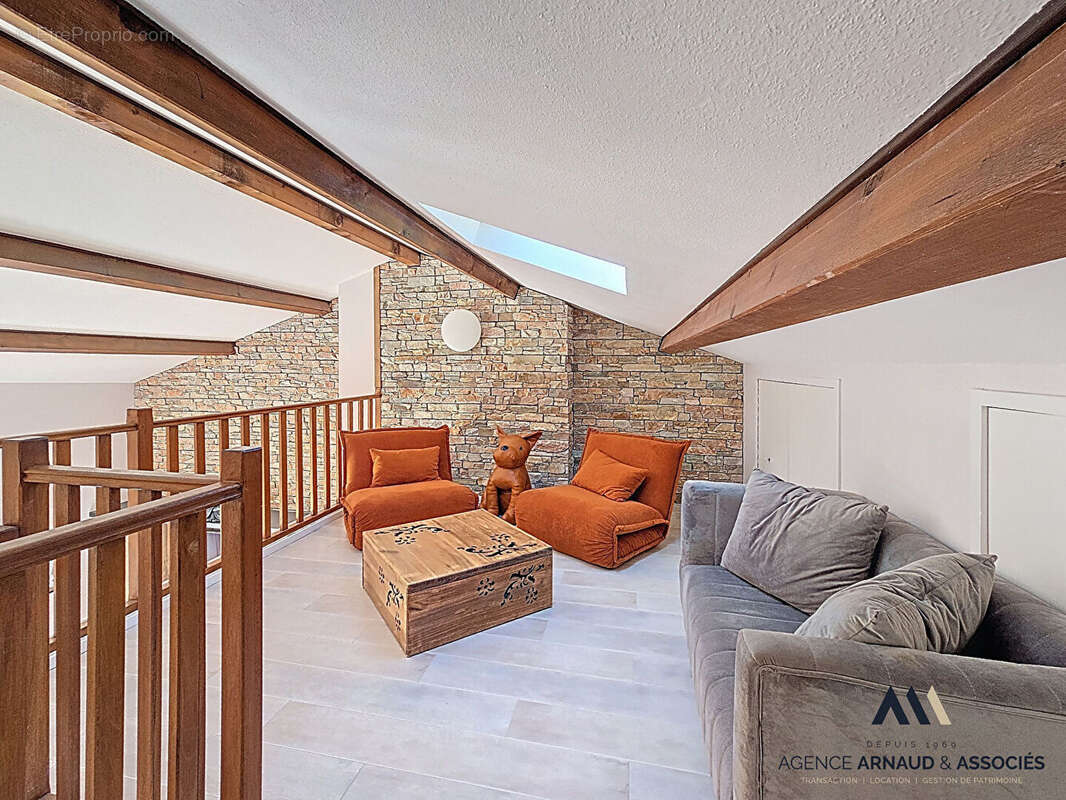 Appartement à SAINT-CYR-SUR-MER