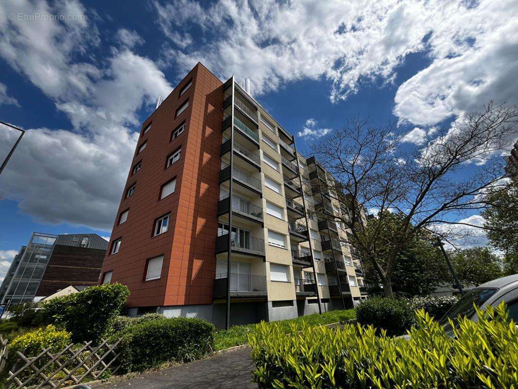 Appartement à LES PONTS-DE-CE