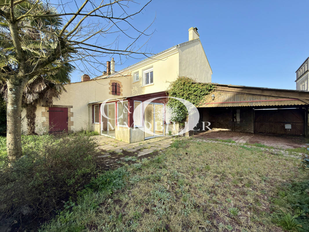 Maison à LEGE
