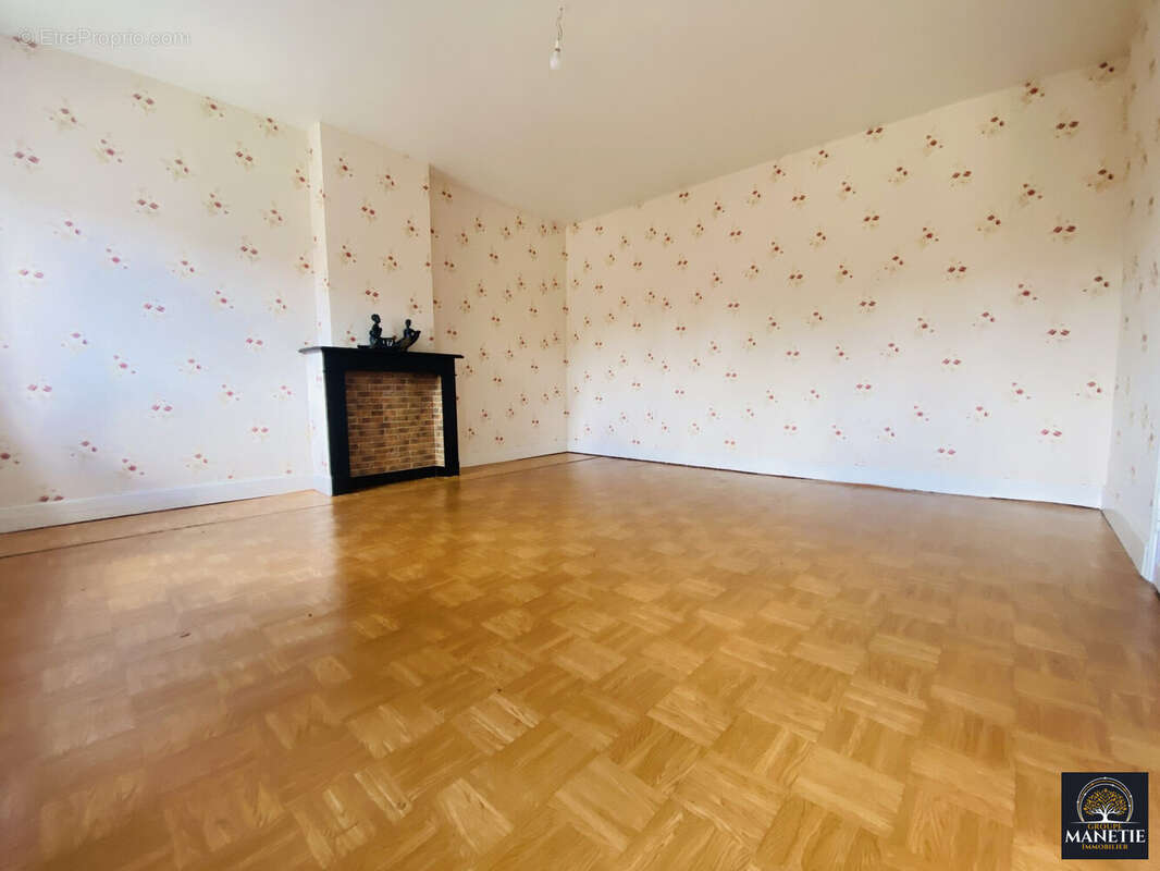 Maison 136 m² à Courcelles-Le-Comte  - photo 9