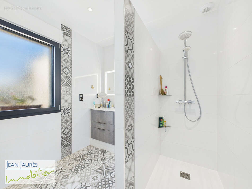 Maison à SAINTE-SAVINE