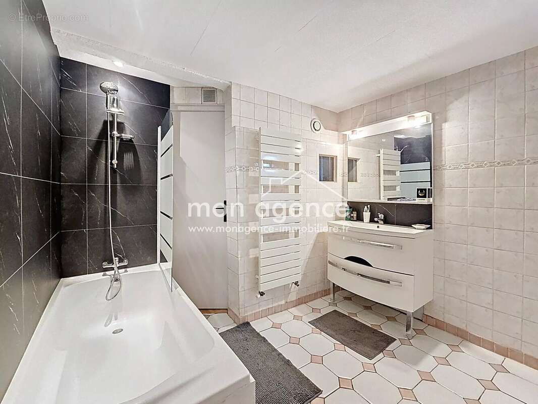 Maison à LA NEUVILLE-CHANT-D'OISEL