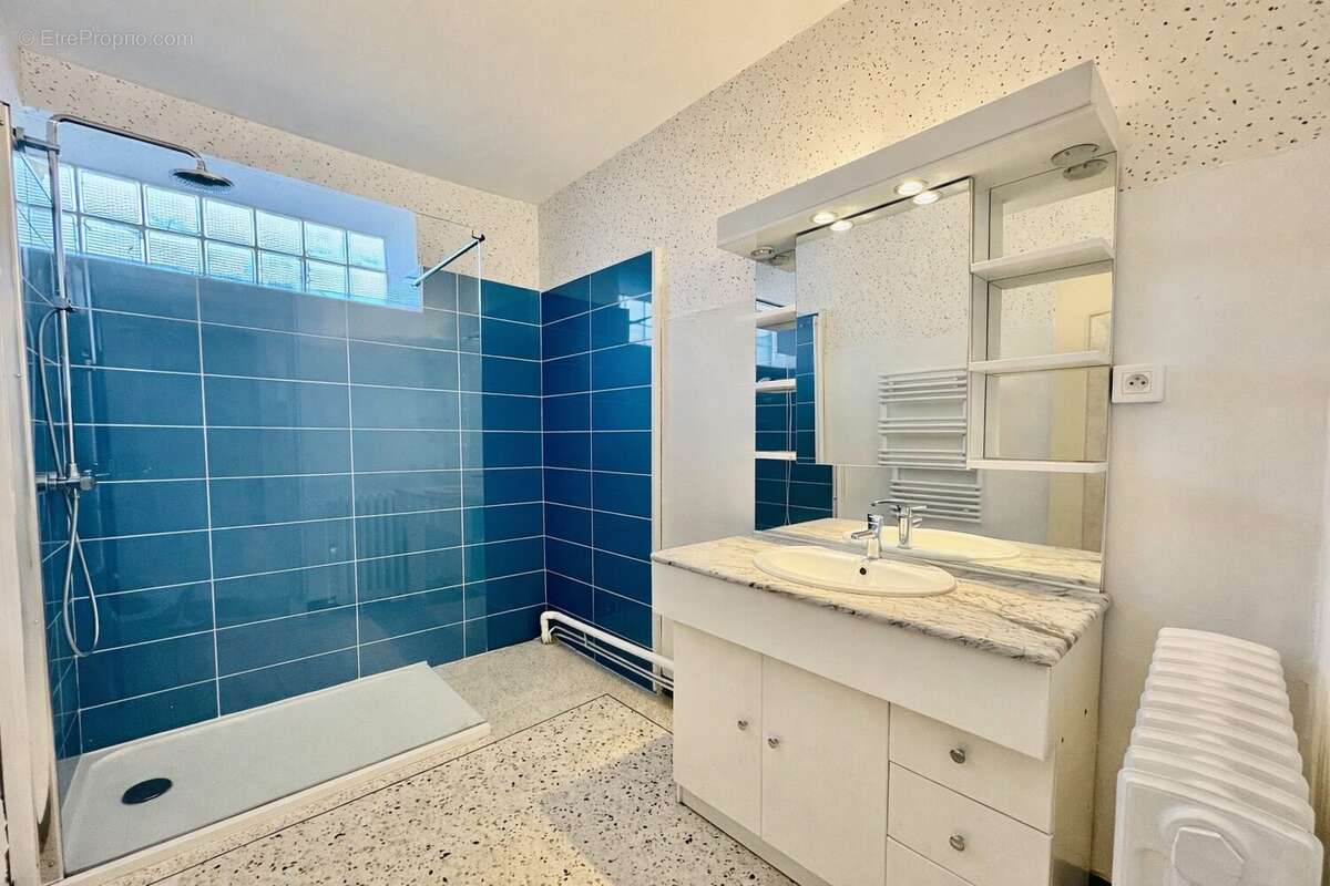 Appartement à CEYRAT