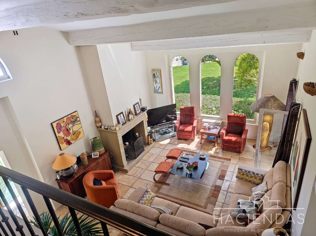 Maison à VENTABREN
