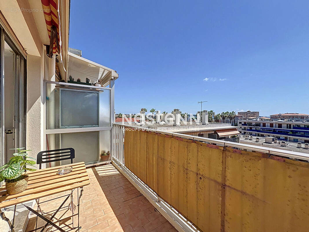 Appartement à VALLAURIS