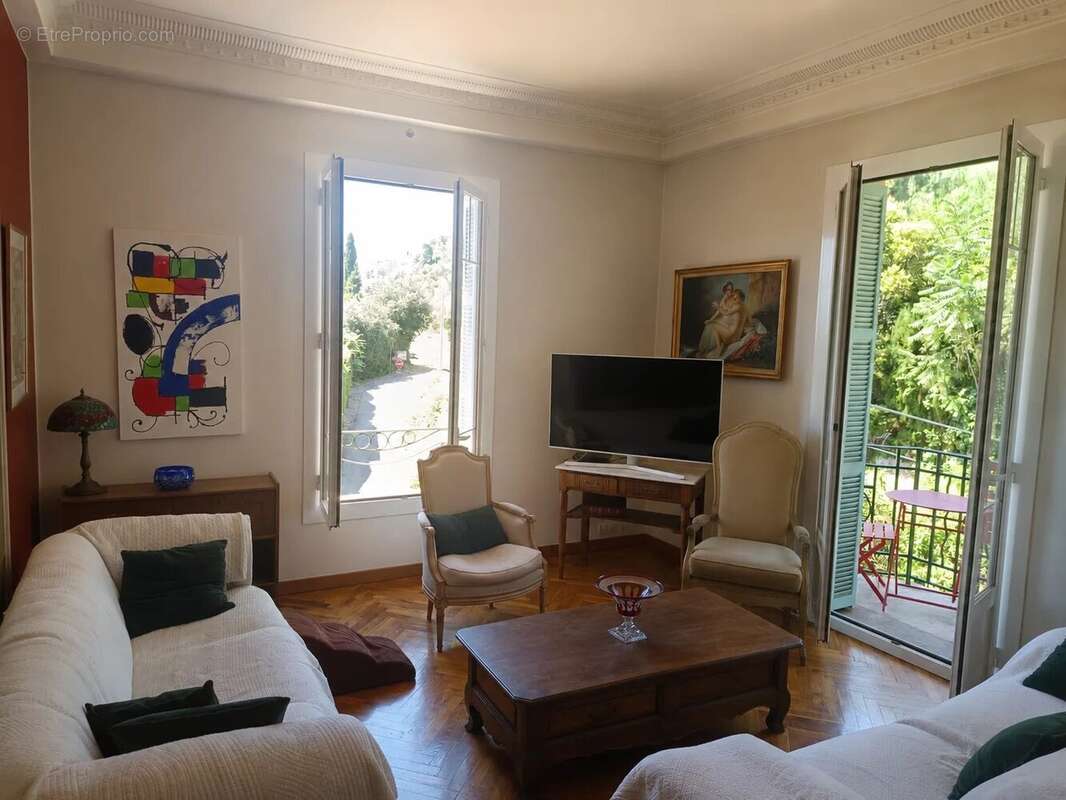 Parc Impérial – Appartement de caractère avec un potentiel exceptionnel et garage - photo 4