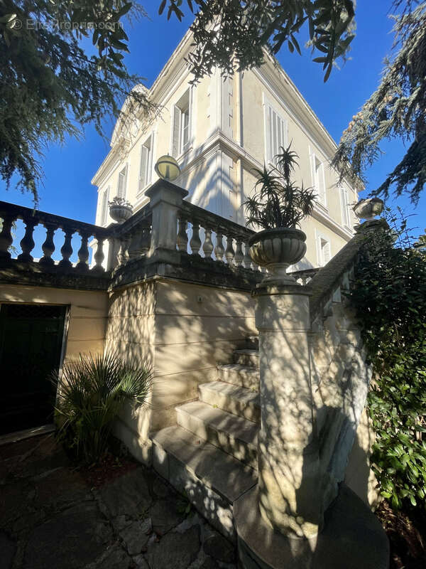 Autre à HYERES